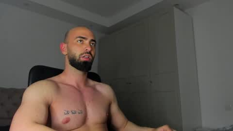 Snapshot of michaelevansx chatting on April 24, 2026, 8:44 pm MichaelEvansx online show from April 24, 2026, 8:44 pm
