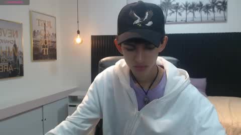 michaelkoiv online show from December 19, 2025, 12:34 pm