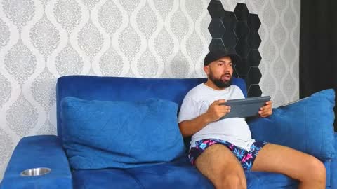 Snapshot of michaell_twink chatting on February 25, 2025, 1:20 am Michaell online show from February 25, 2025, 1:20 am