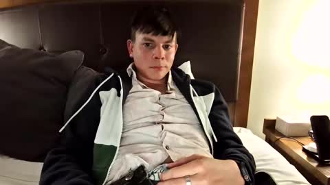 Snapshot of michaeltwinkboy chatting on May 19, 2026, 4:19 am michaeltwinkboy online show from May 19, 2026, 4:19 am