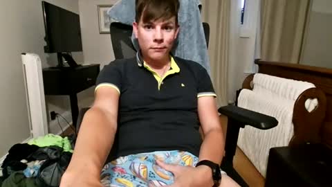 Snapshot of michaeltwinkboy chatting on August 5, 2026, 12:57 am michaeltwinkboy online show from August 5, 2026, 12:57 am