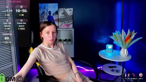 michele_mack online show from February 27, 2025, 9:11 am