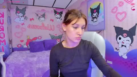 michell__petit_ online show from September 25, 2025, 11:36 am