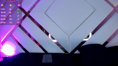 michelle_cutee_ online show from March 23, 2026, 8:24 pm