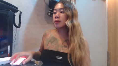 michelle_ux online show from October 11, 2025, 3:10 pm