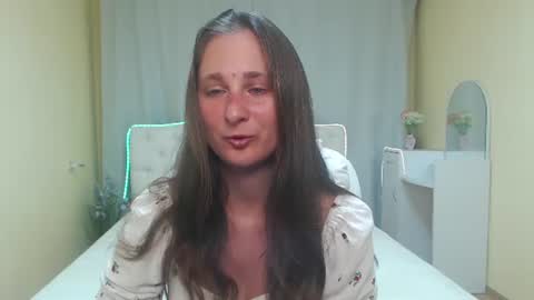 Snapshot of michellee11 chatting on July 3, 2026, 11:49 am Michel online show from July 3, 2026, 11:49 am