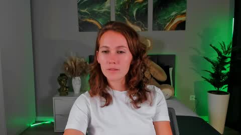 MichelleOrtis online show from December 5, 2024, 7:28 pm