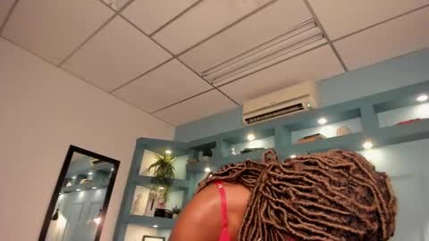 michellepose online show from September 30, 2025, 12:21 pm