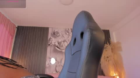 Snapshot of michellepreston_ chatting on June 2, 2026, 12:18 pm michellepreston_ online show from June 2, 2026, 12:18 pm