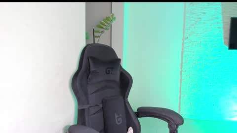 Snapshot of michelliibeautiful chatting on September 18, 2025, 5:26 pm Michellee online show from September 18, 2025, 5:26 pm