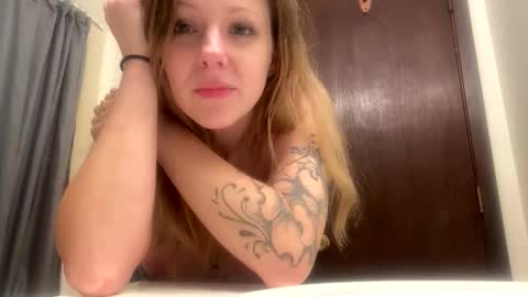 michiheartaaron503780 online show from November 4, 2025, 1:10 pm