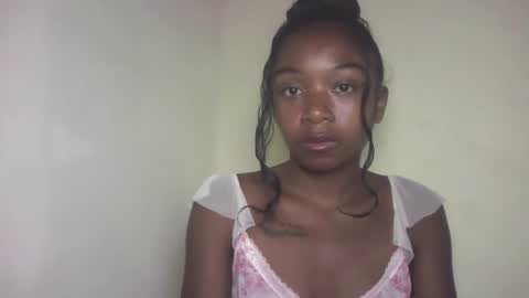 Snapshot of michou_69 chatting on May 21, 2026, 6:48 pm michou_69 online show from May 21, 2026, 6:48 pm