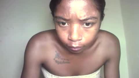 Snapshot of michou_69 chatting on May 23, 2026, 5:39 pm michou_69 online show from May 23, 2026, 5:39 pm