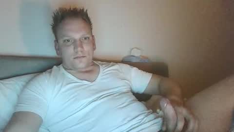 mickkxl online show from January 13, 2025, 7:31 pm