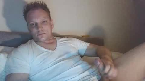 mickkxl online show from January 16, 2025, 8:36 pm