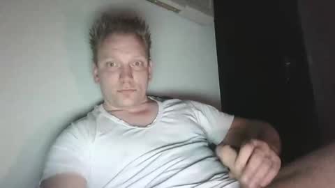 mickkxl online show from January 30, 2025, 4:55 pm