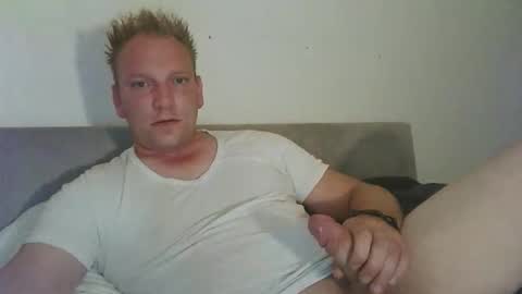 mickkxl online show from September 29, 2025, 11:15 am