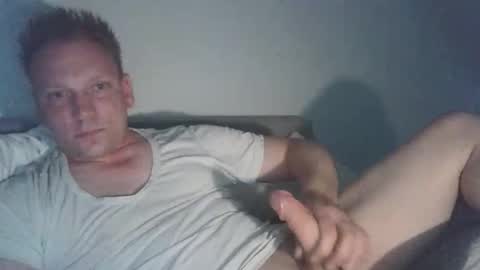 mickkxl online show from March 19, 2026, 12:20 pm