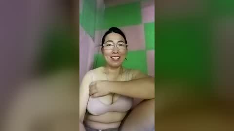 Snapshot of mickye00 chatting on July 5, 2026, 2:29 am Miky online show from July 5, 2026, 2:29 am
