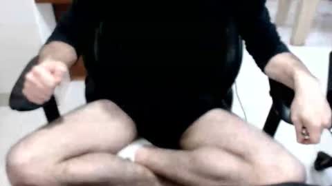 Snapshot of microfama00 chatting on January 17, 2026, 6:29 am microfama00 online show from January 17, 2026, 6:29 am