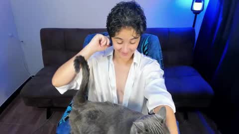 Blue online show from March 11, 2025, 11:12 am