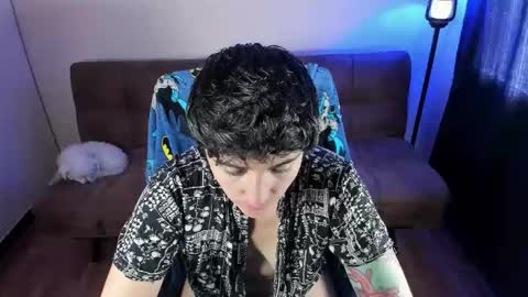 Blue online show from November 4, 2025, 3:22 pm