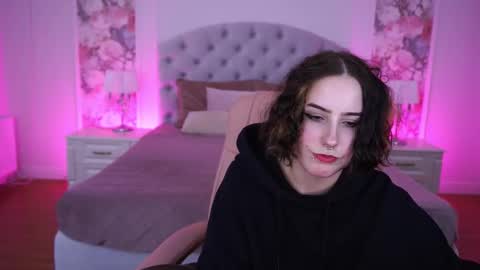 Snapshot of midnightbitee chatting on March 3, 2026, 3:29 pm midnightbitee online show from March 3, 2026, 3:29 pm