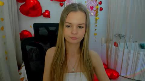 midnighteaura online show from February 3, 2026, 2:53 am