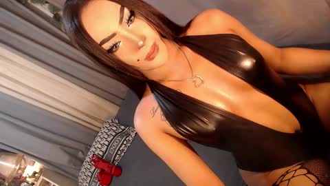 Snapshot of midnightraven27 chatting on September 8, 2025, 9:14 pm Dont forget to follow online show from September 8, 2025, 9:14 pm