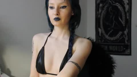 Snapshot of midnightsiren chatting on April 23, 2026, 8:11 pm midnightsiren online show from April 23, 2026, 8:11 pm
