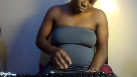 midnightt_curves online show from July 1, 2026, 2:02 am