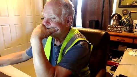 midwestdad09 online show from October 8, 2025, 2:04 pm