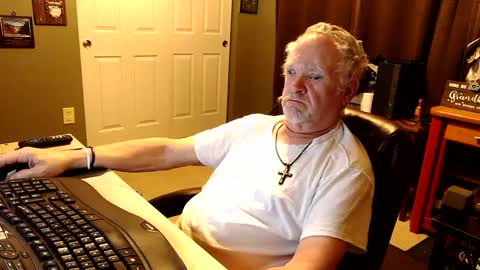 midwestdad09 online show from October 19, 2025, 9:32 am