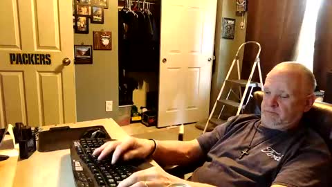 midwestdad09 online show from October 29, 2025, 6:42 pm