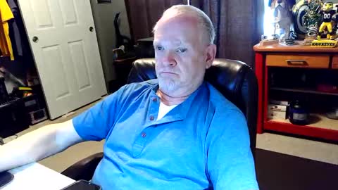 midwestdad09 online show from April 10, 2026, 6:34 pm