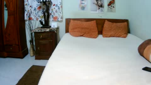 Snapshot of miel_07 chatting on June 12, 2026, 6:34 am miel_07 online show from June 12, 2026, 6:34 am
