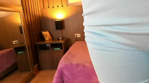 miel_gomez online show from May 31, 2026, 12:01 pm