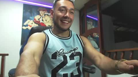 Snapshot of miguel0981 chatting on August 5, 2026, 1:52 am Strong Man online show from August 5, 2026, 1:52 am