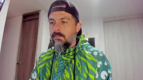 Snapshot of miguel_angeel_ chatting on May 18, 2026, 2:12 pm Miguel Angel online show from May 18, 2026, 2:12 pm