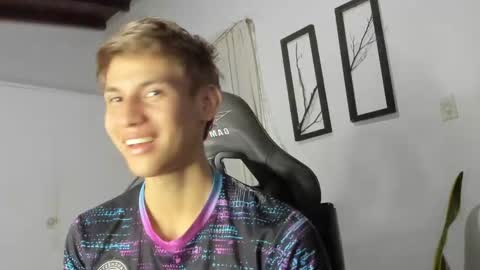 Miguel Hernandez online show from February 25, 2025, 12:14 am