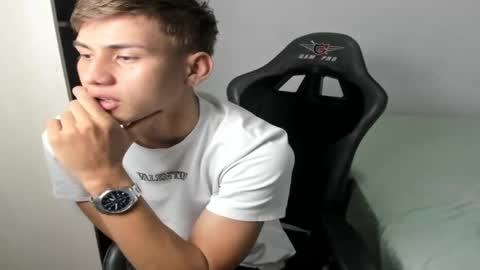 Miguel Hernandez online show from October 8, 2025, 6:49 pm