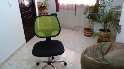 Snapshot of miguelitohot4 chatting on May 27, 2026, 2:58 pm Miguel Eduardo online show from May 27, 2026, 2:58 pm