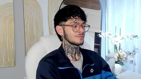 MIHAIL LEROY finally independent model online show from February 20, 2025, 1:25 am