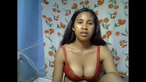 mihpretties online show from November 28, 2025, 10:29 am