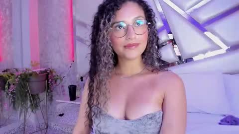 Snapshot of miia02 chatting on February 5, 2025, 4:16 am MIA 3 online show from February 5, 2025, 4:16 am