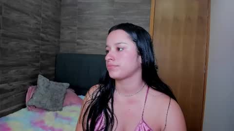 Mia online show from July 7, 2026, 2:25 am