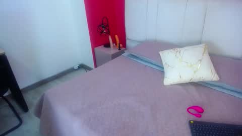 Snapshot of miia_colliins__ chatting on September 22, 2025, 1:24 pm Miia colliins online show from September 22, 2025, 1:24 pm