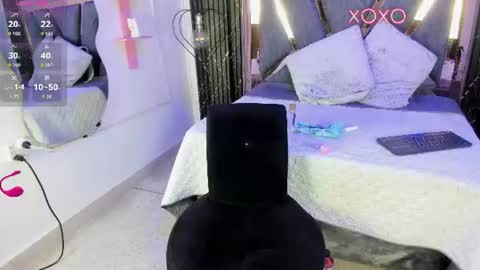 Snapshot of miia_deluxe_ chatting on June 17, 2026, 1:52 am miia_deluxe_ online show from June 17, 2026, 1:52 am