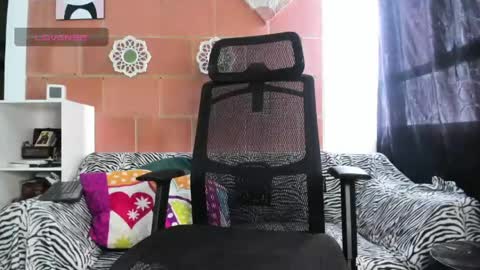 Snapshot of miia_lovve chatting on May 5, 2026, 7:00 pm miia_lovve online show from May 5, 2026, 7:00 pm