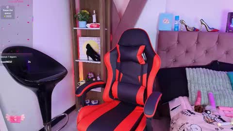 Miia Paris online show from February 12, 2026, 5:13 am